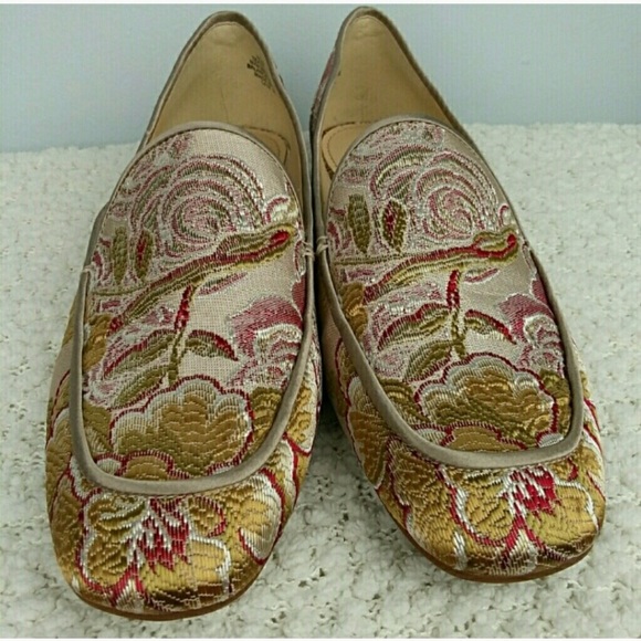 Nine West Xena Nude Floral Tapestry Loafer Slip On - Picture 2 of 8